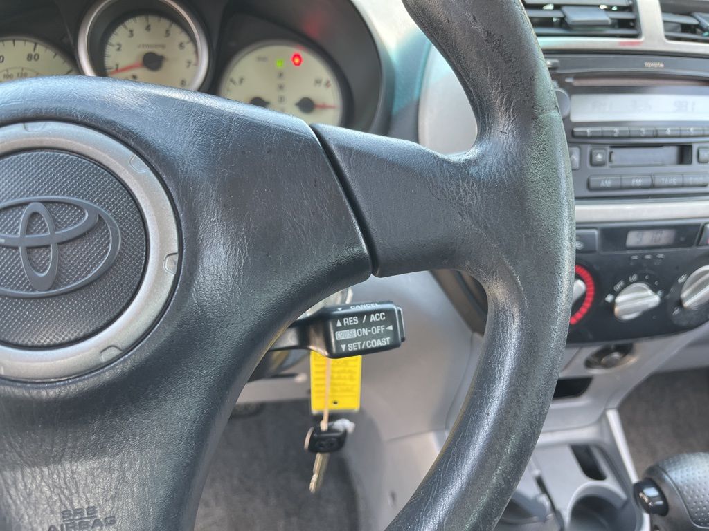 2003 Toyota RAV4 Base 21