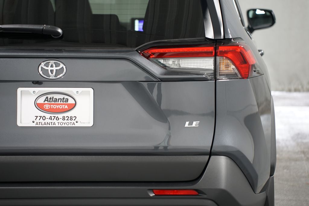 2025 Toyota RAV4 LE 10