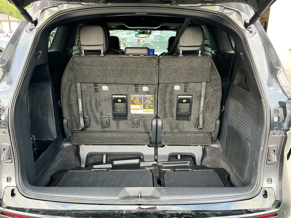 Used 2025 Magnetic Gray Metallic Toyota Platinum image 28