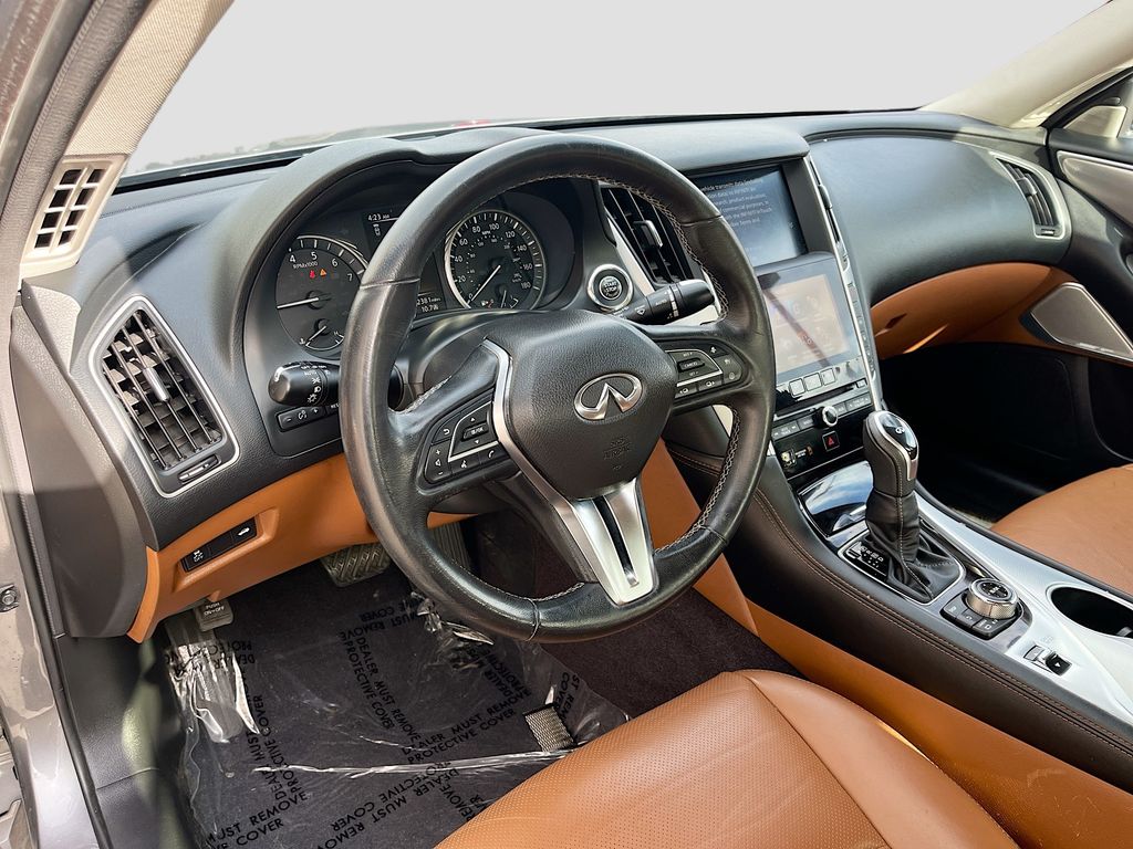 Used 2023 Gray INFINITI LUXE image 9