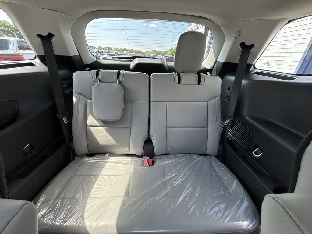 New 2026 Carbonized Gray Metallic Ford Active image 27