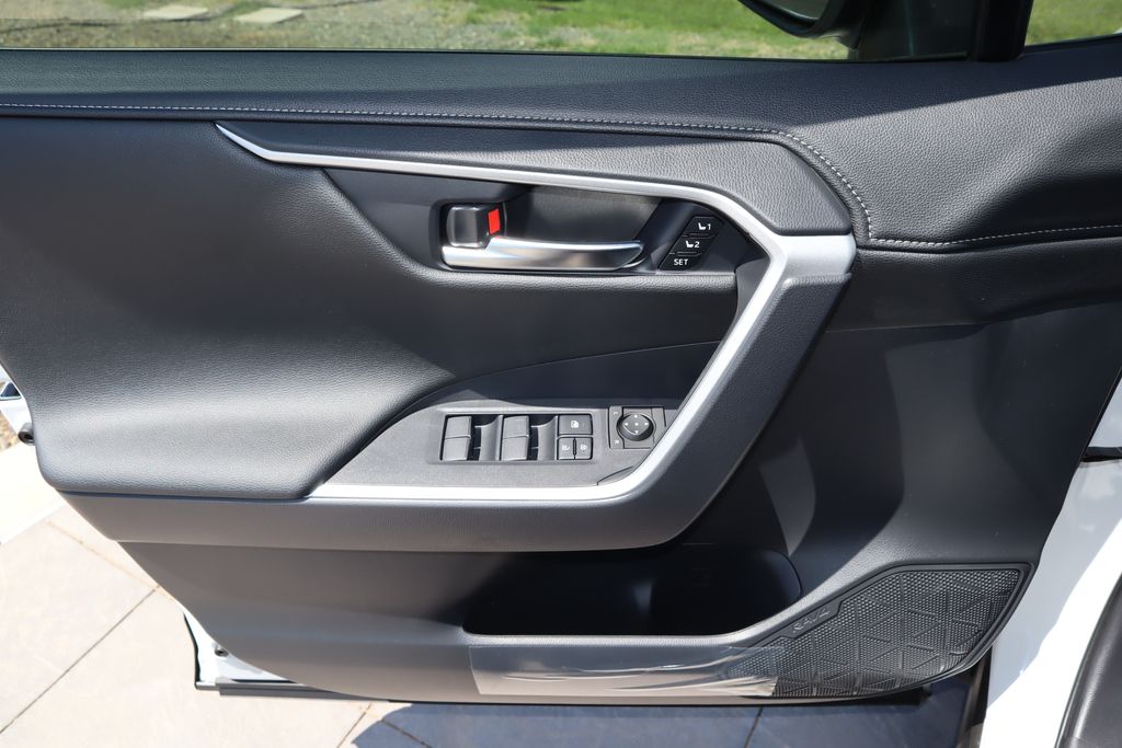 2025 Toyota RAV4 Limited 23