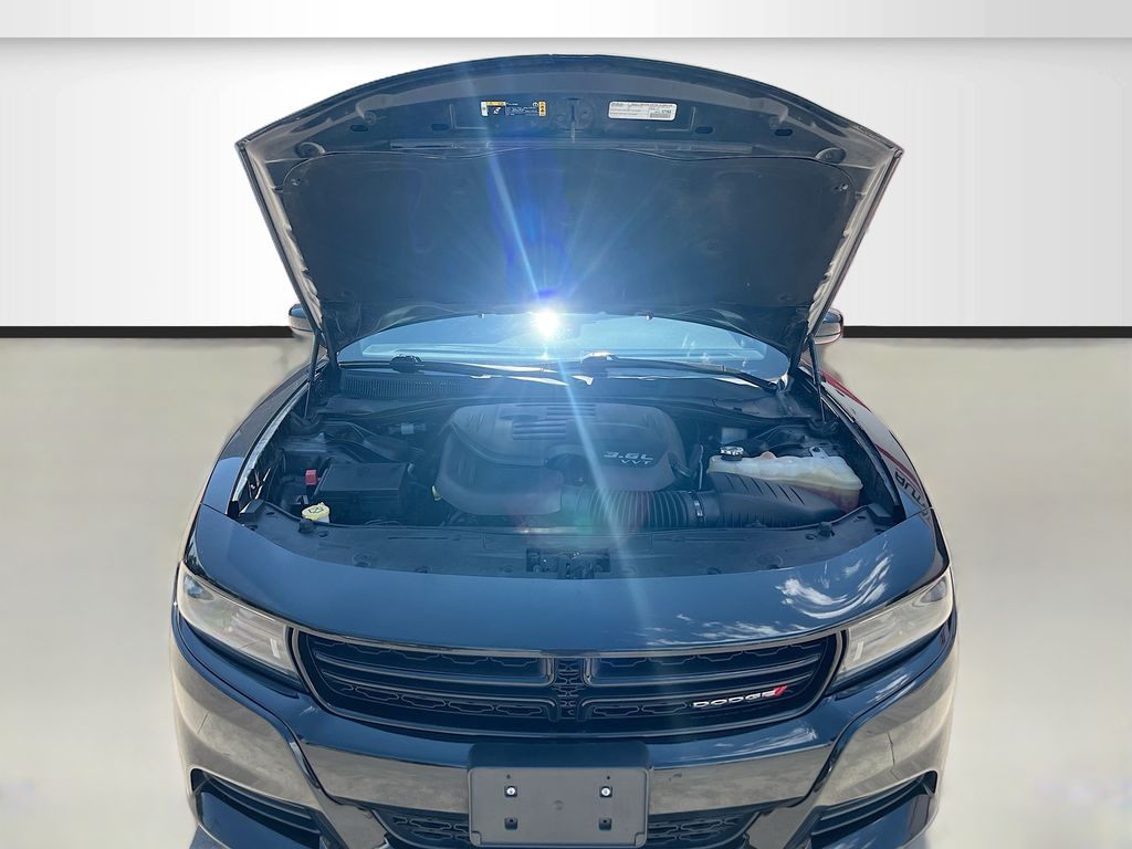 Used 2022 Black Dodge SXT image 29