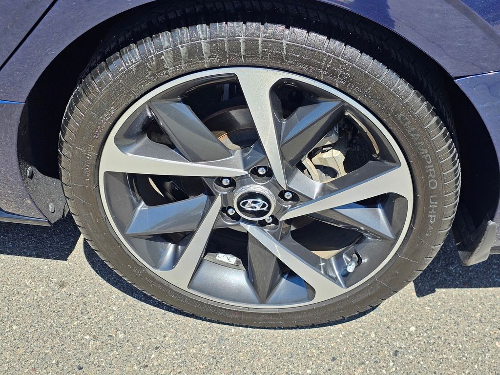 Certified Used 2022 Blue Hyundai SEL Plus image 9
