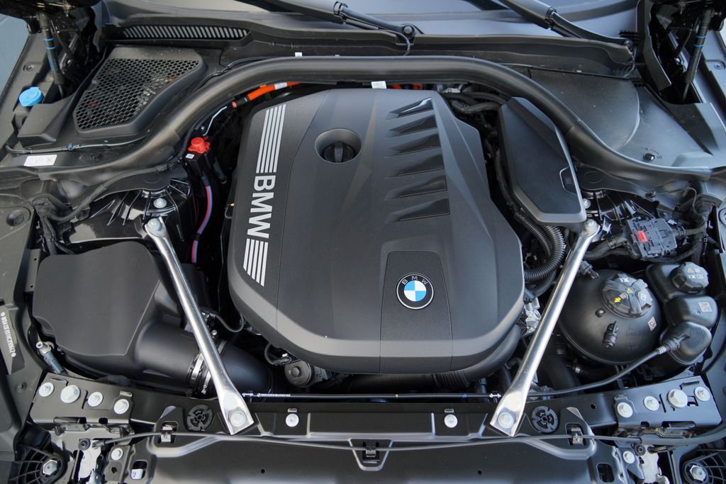 Thumbnail: 2027 BMW 5 Series - 24