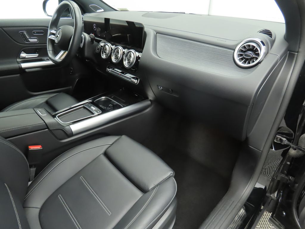 Thumbnail: 2025 Mercedes-Benz GLA - 16