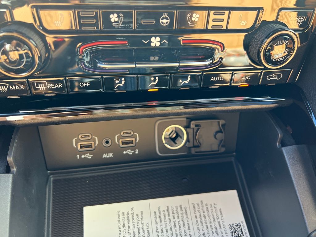 new 2025 Jeep Grand Cherokee car, priced at $57,990