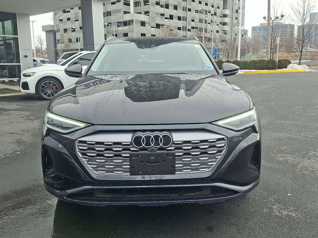 Thumbnail: 2024 Audi Q8 e-tron - 2