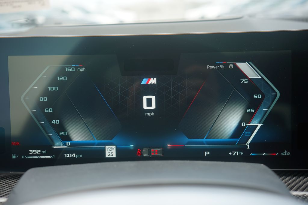 2025 BMW X7 M60i 16