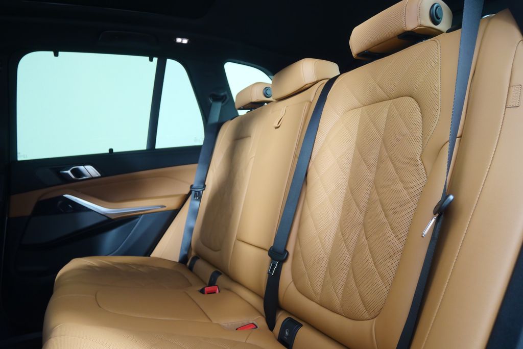 Thumbnail: 2026 BMW X5 - 16