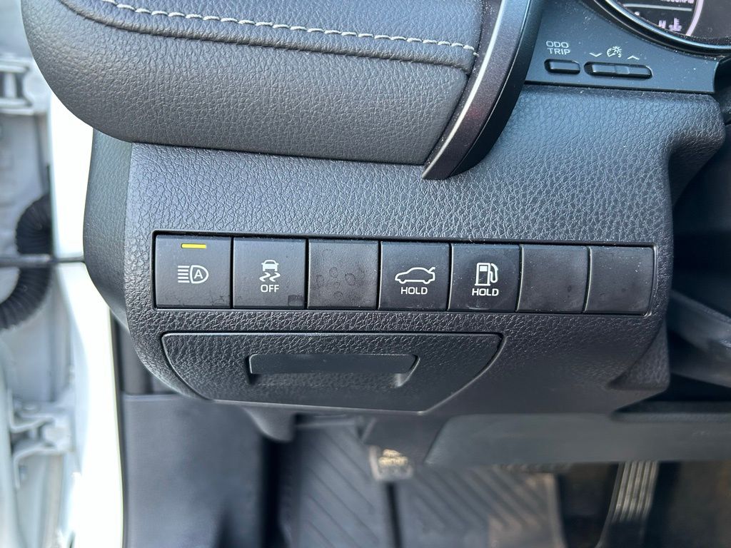 Thumbnail: 2023 Toyota Camry - 18