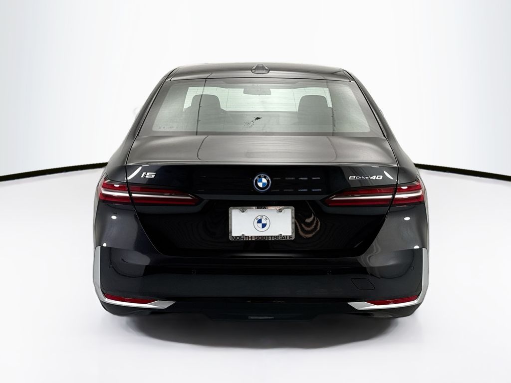 Thumbnail: 2026 BMW i5 - 6