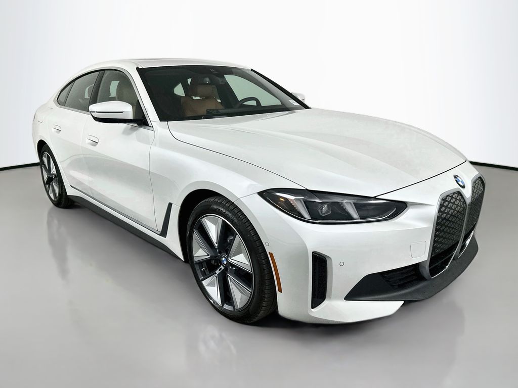 Thumbnail: 2026 BMW i4 - 3