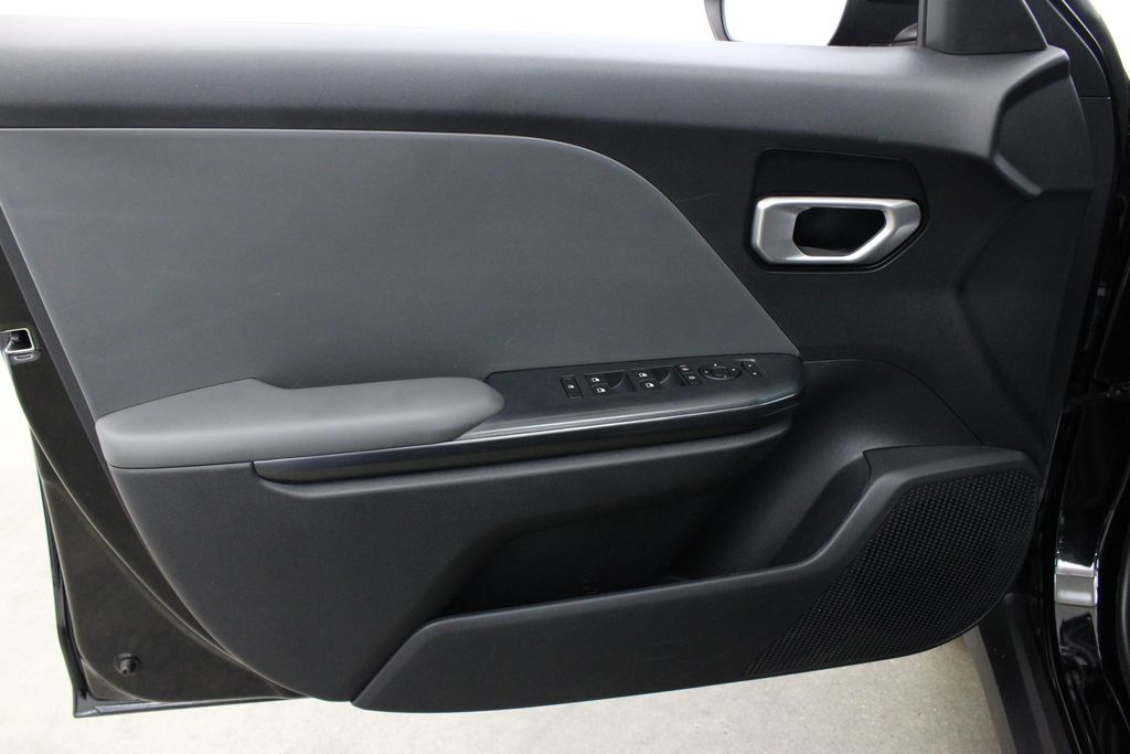 used 2025 Kia K4 car
