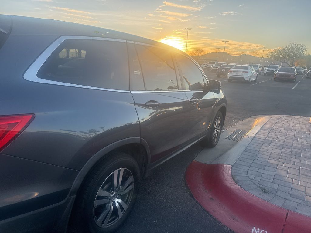 Thumbnail: 2016 Honda Pilot - 3