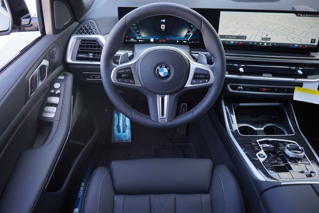 2025 BMW X7 M60i 15