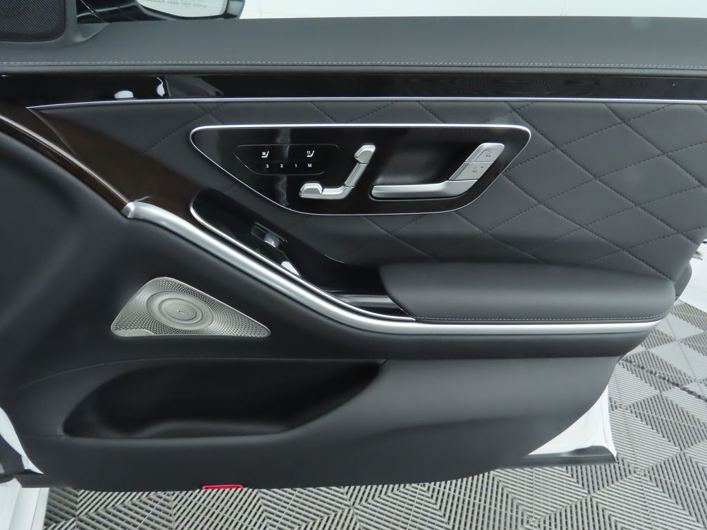 Thumbnail: 2026 Mercedes-Benz S-Class - 27