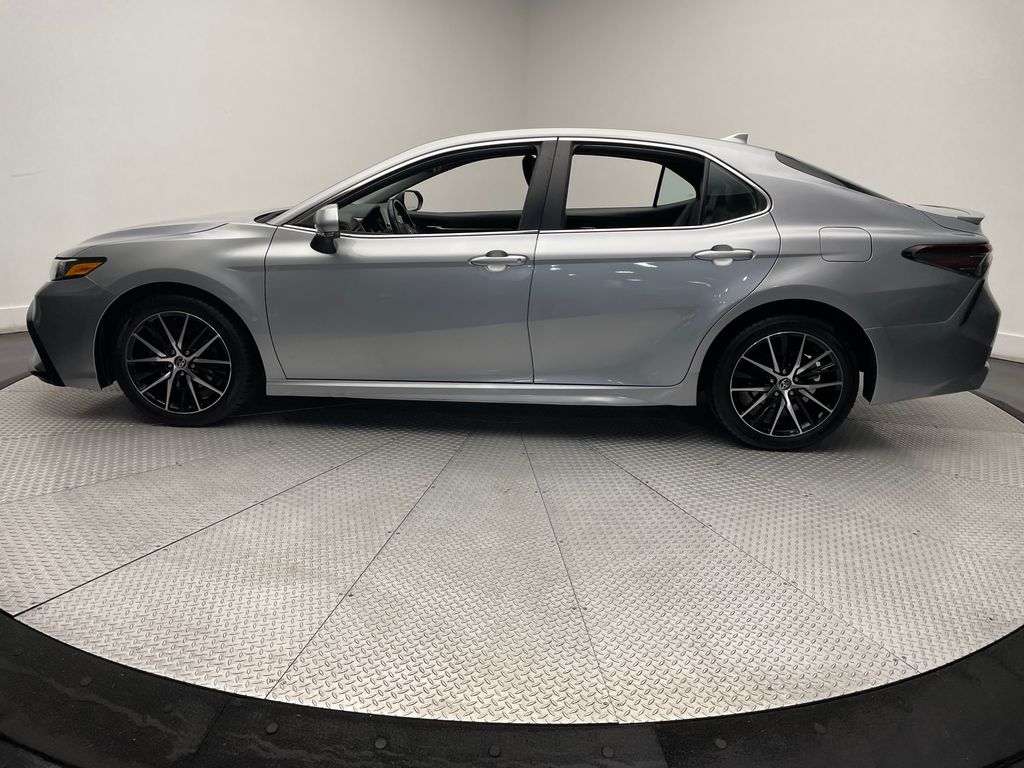 2022 Toyota Camry SE 8