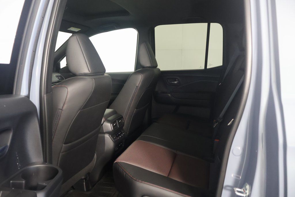 2025 Honda Ridgeline Black Edition 6