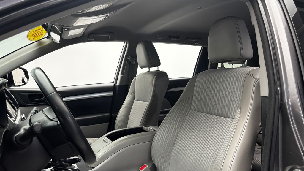 Thumbnail: 2018 Toyota Highlander - 10