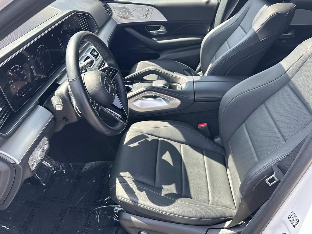 Thumbnail: 2025 Mercedes-Benz GLE - 28