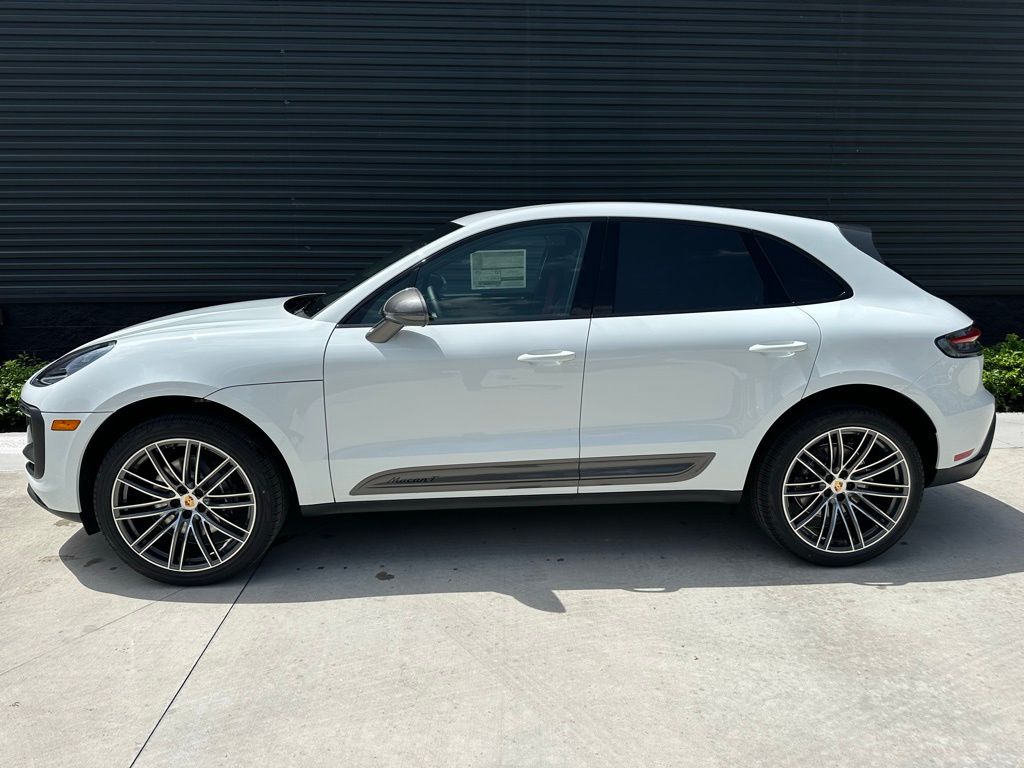 Thumbnail: 2025 Porsche Macan - 2