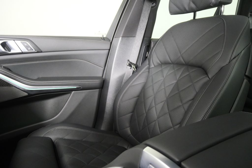 Thumbnail: 2025 BMW X5 - 28