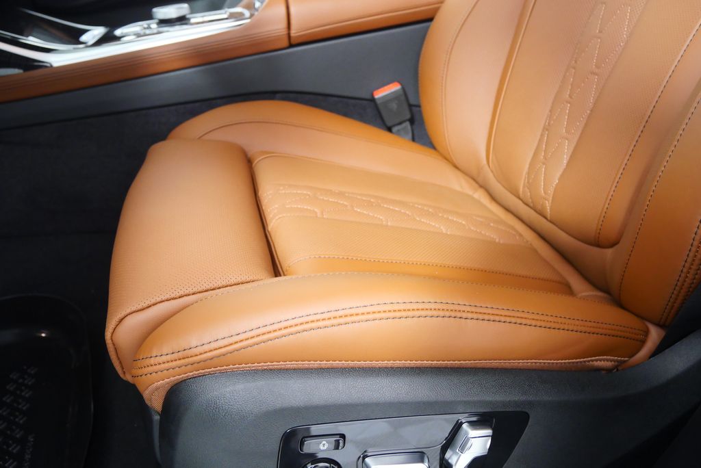 Thumbnail: 2026 BMW X7 - 10
