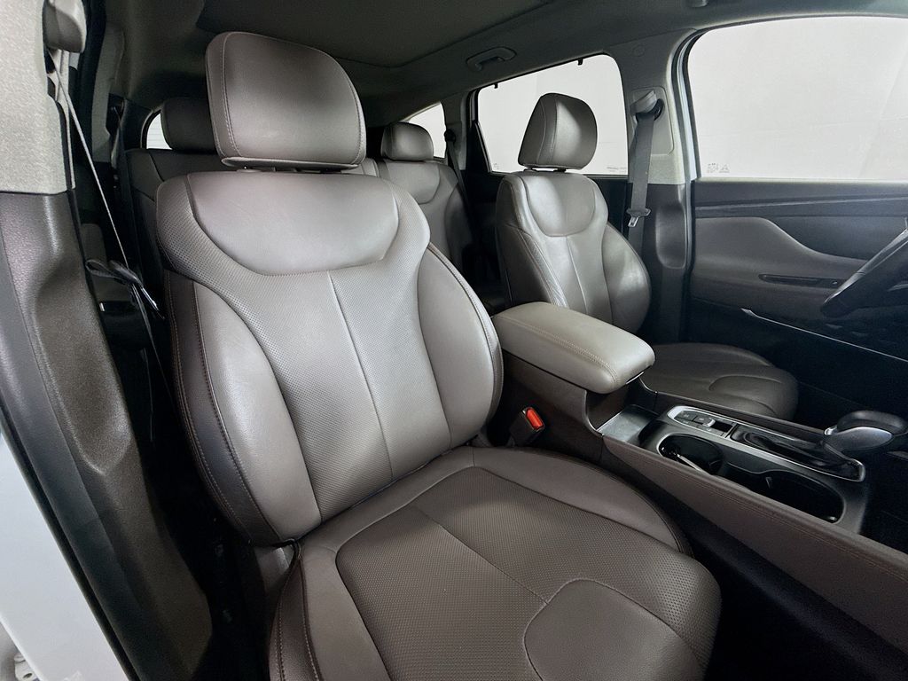 2020 Hyundai Santa Fe SEL 27