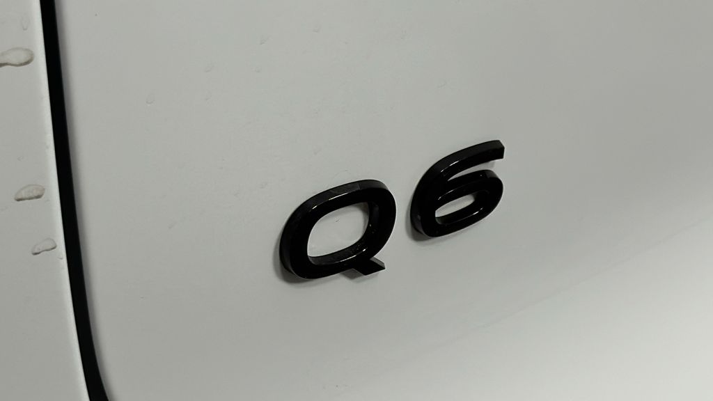 2025 Audi Q6 e-tron Premium 9