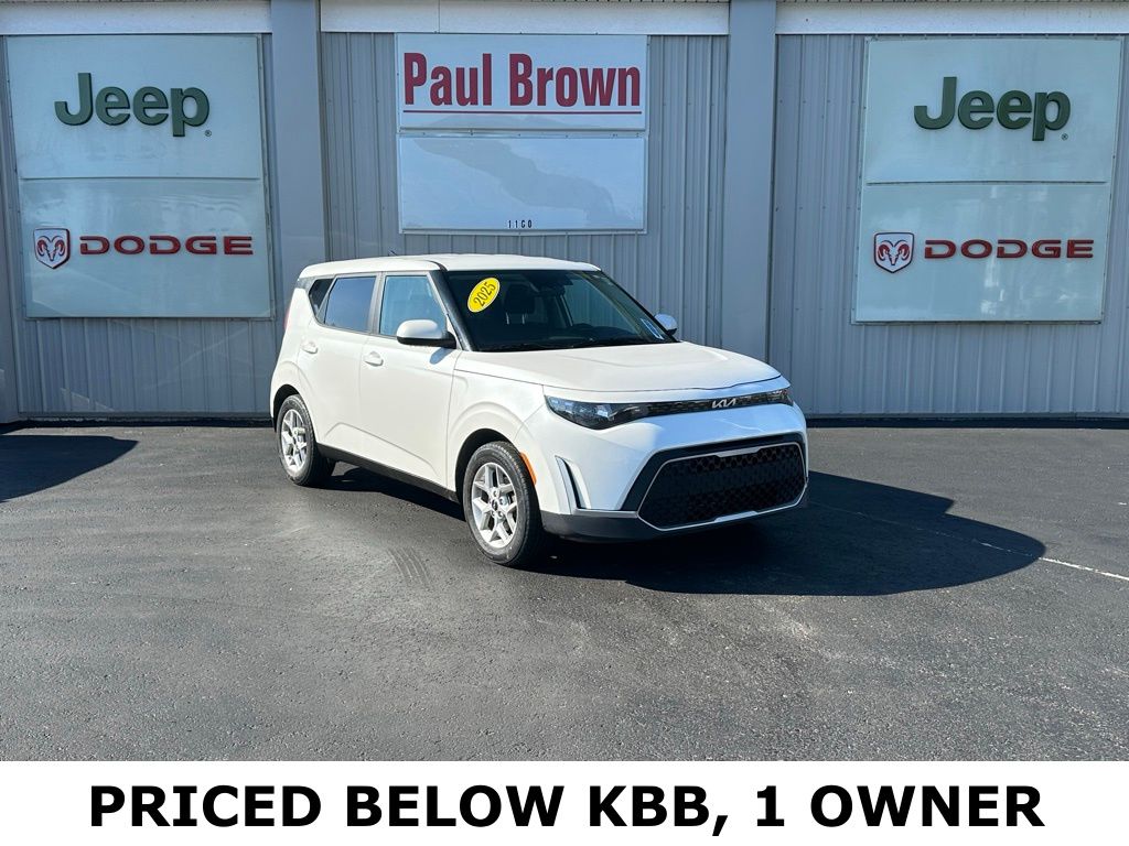 Snow White Pearl 2025 Kia Soul LX FWD SUV / Crossover Front-Wheel Drive Continuously Variable Transmission