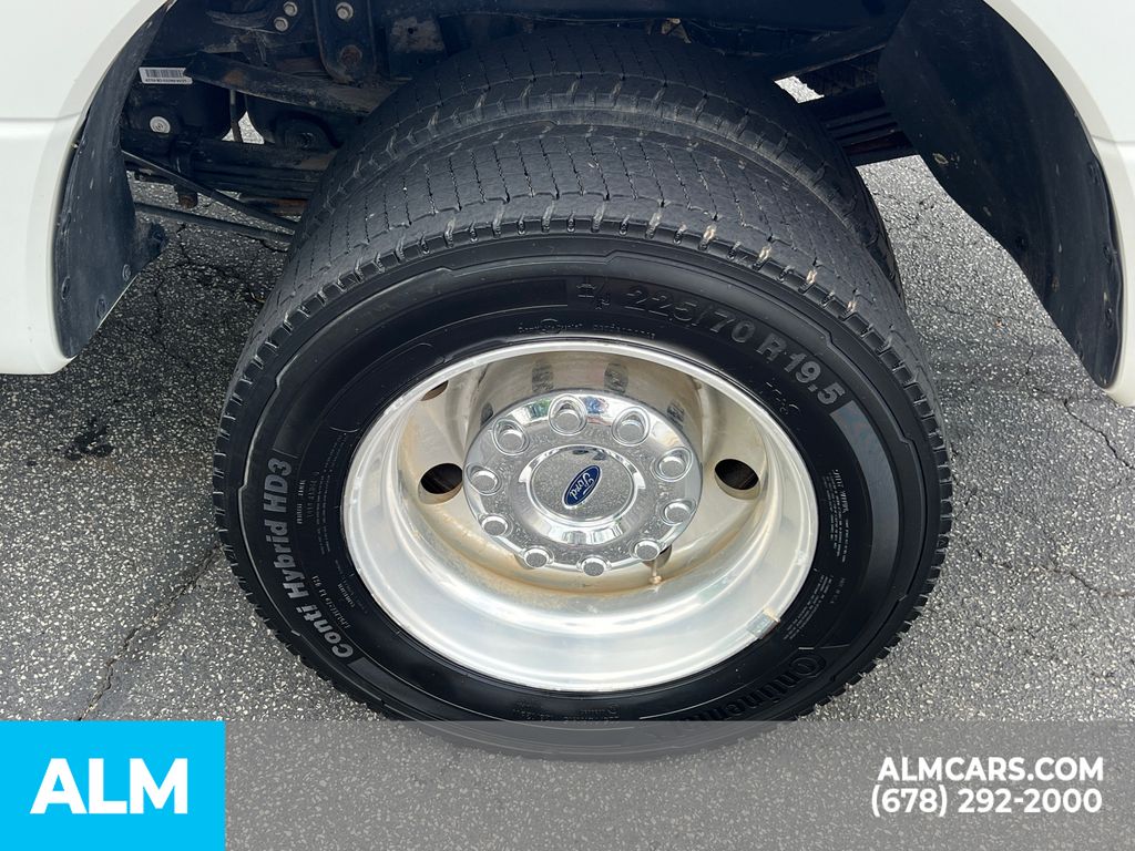 Used 2022 White Ford Limited image 25