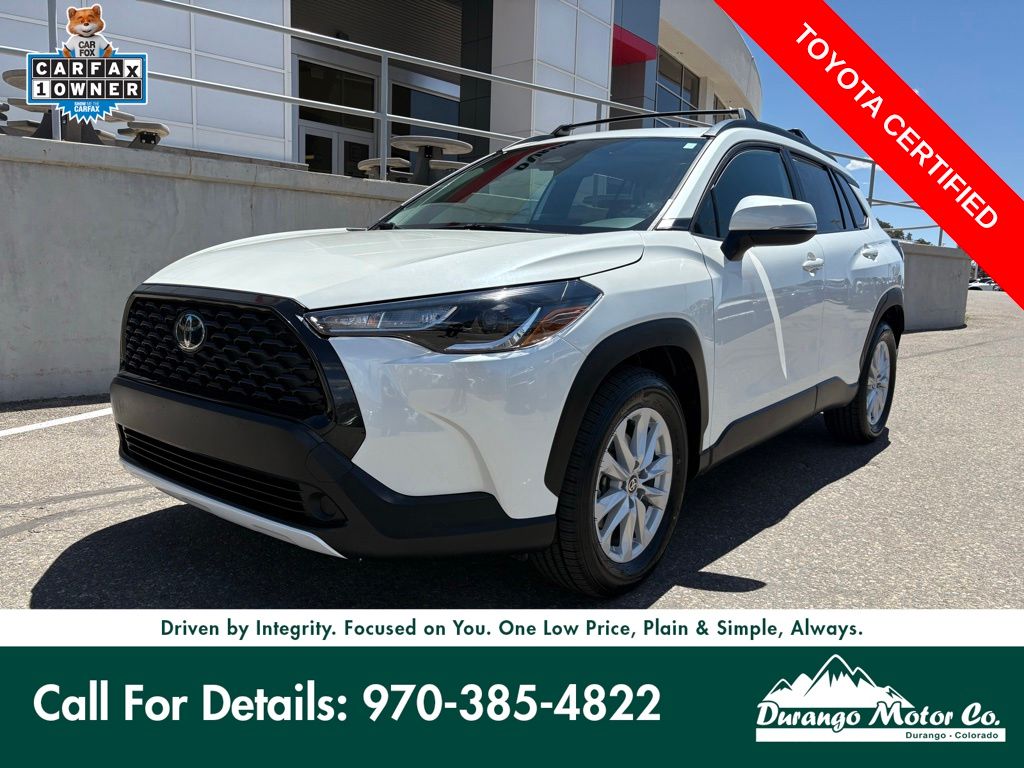 2024 Toyota Corolla Cross LE AWD's photo