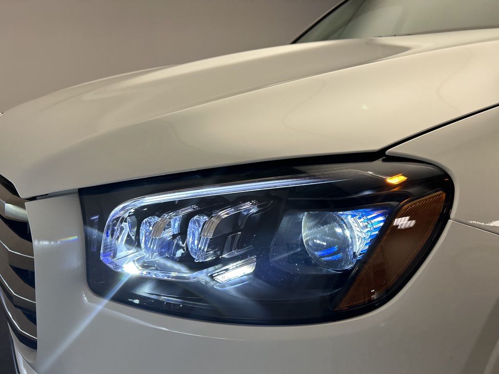 Thumbnail: 2026 Mercedes-Benz GLS - 9