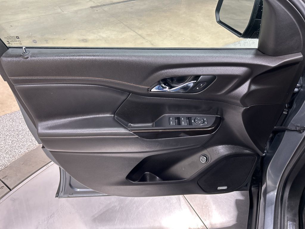 used 2022 GMC Acadia car, priced at $29,972