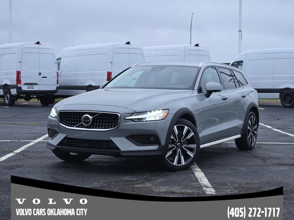 2025 Volvo V60 Cross Country B5 Ultra AWD's photo