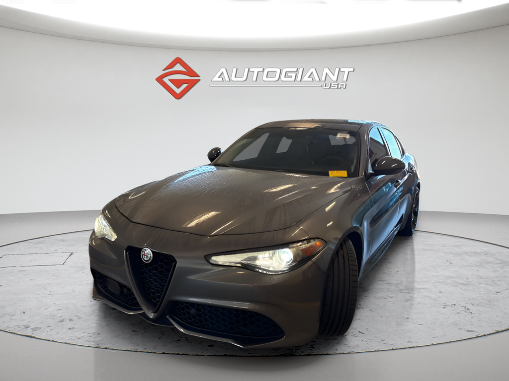Vesuvio Gray Metallic 2019 Alfa Romeo Giulia Sedan Rear-Wheel Drive 8-Speed Automatic