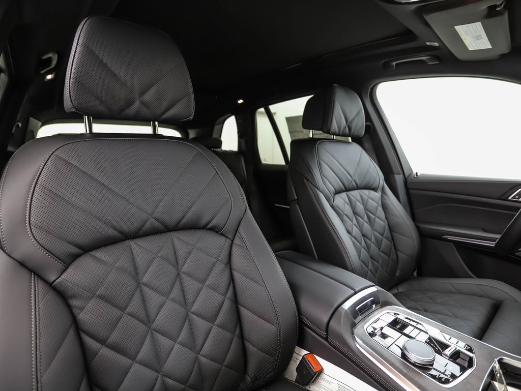 Thumbnail: 2026 BMW X5 - 32