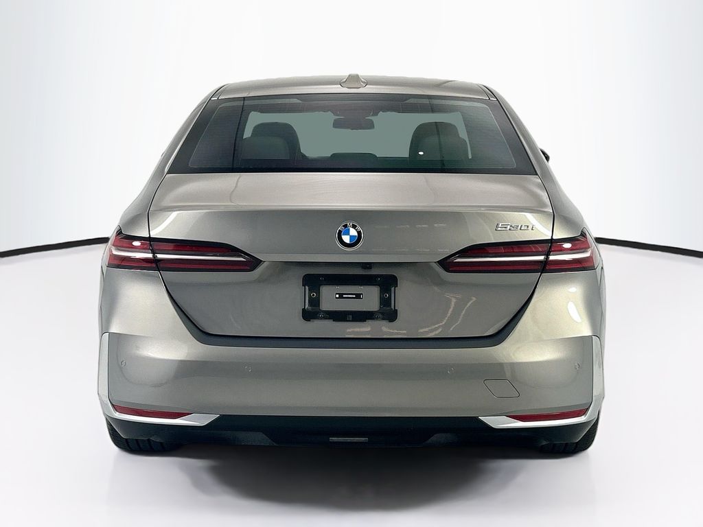 Thumbnail: 2025 BMW 5 Series - 6