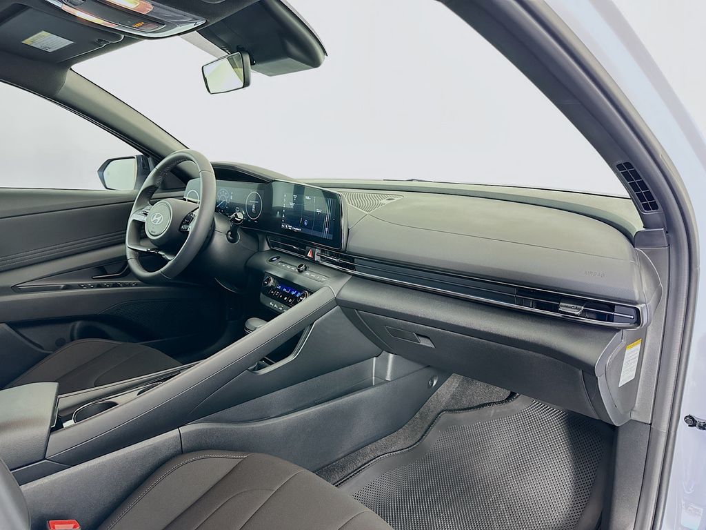 Thumbnail: 2025 Hyundai Elantra - 28