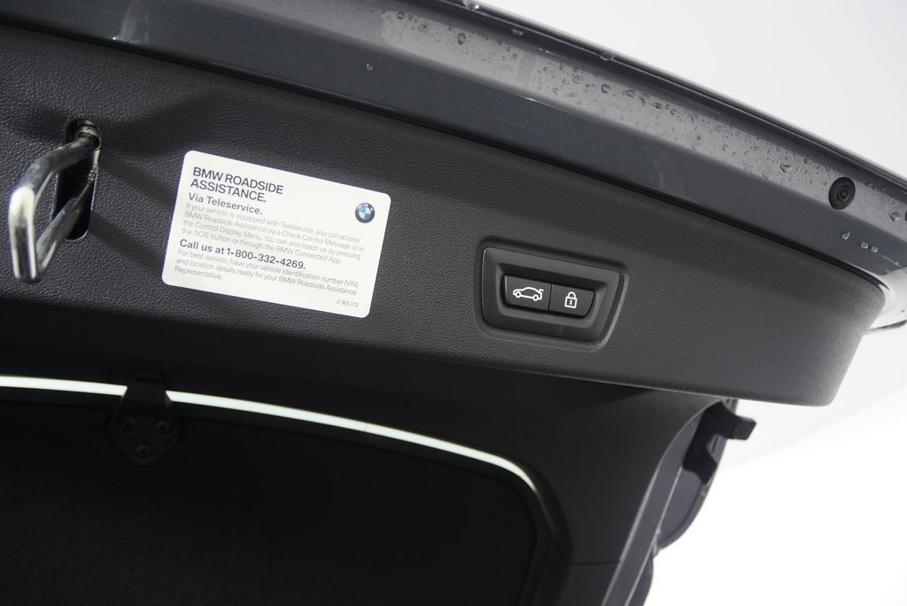 Thumbnail: 2022 BMW i4 - 20