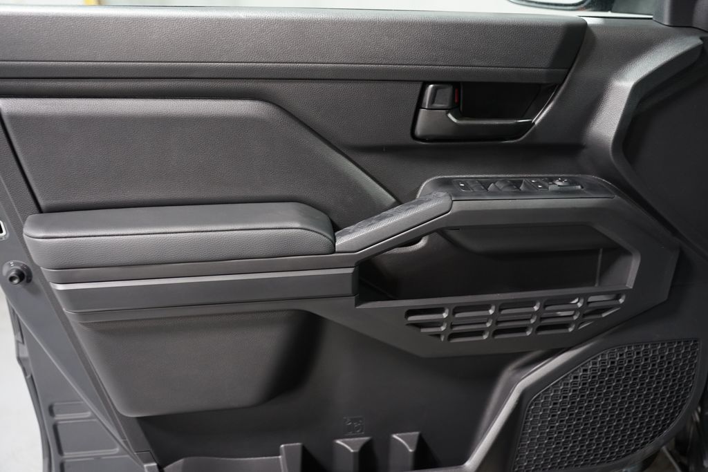 2025 Toyota Tacoma SR 29