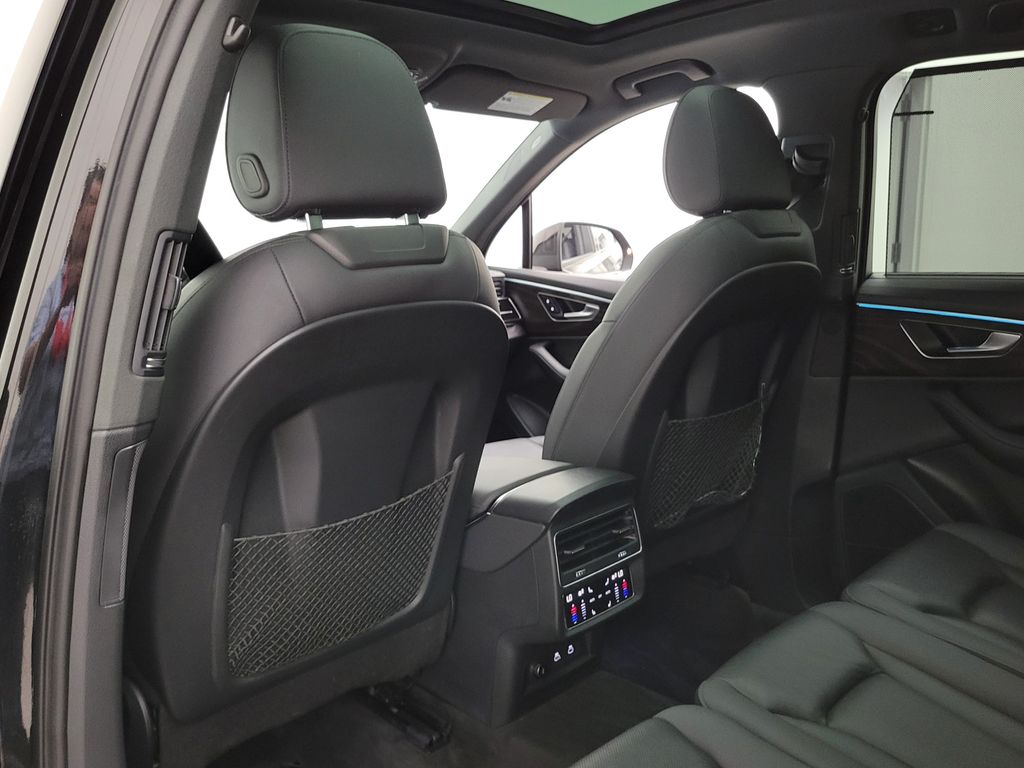 Thumbnail: 2024 Audi Q7 - 24