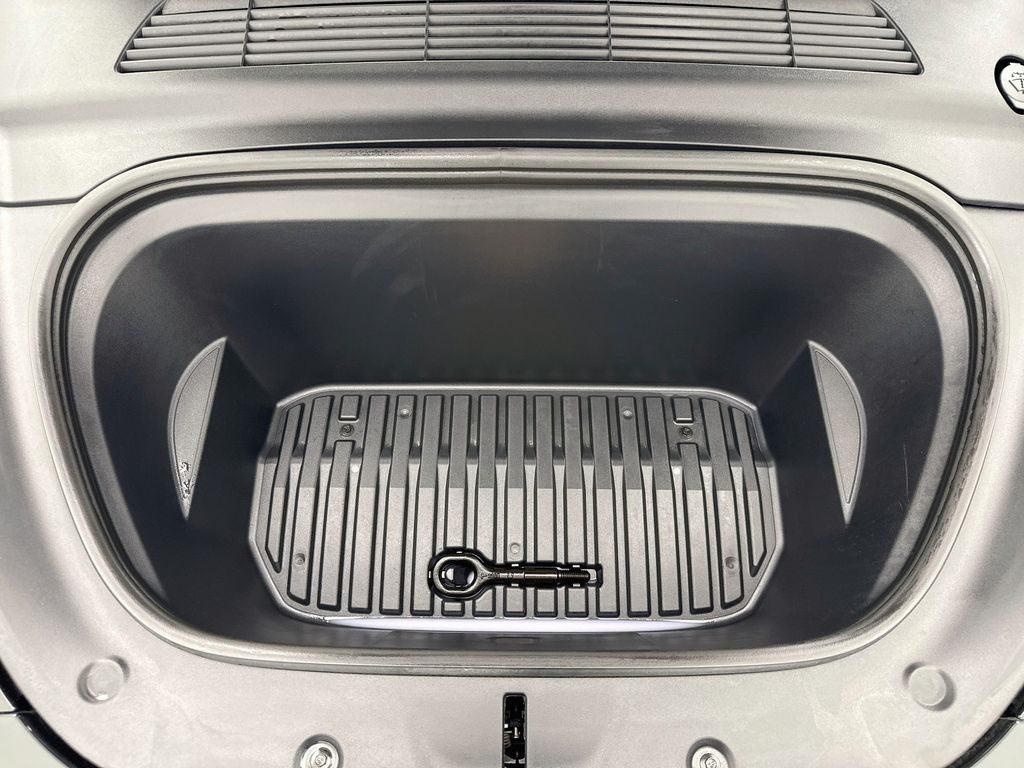 Thumbnail: 2023 Tesla Model Y - 28