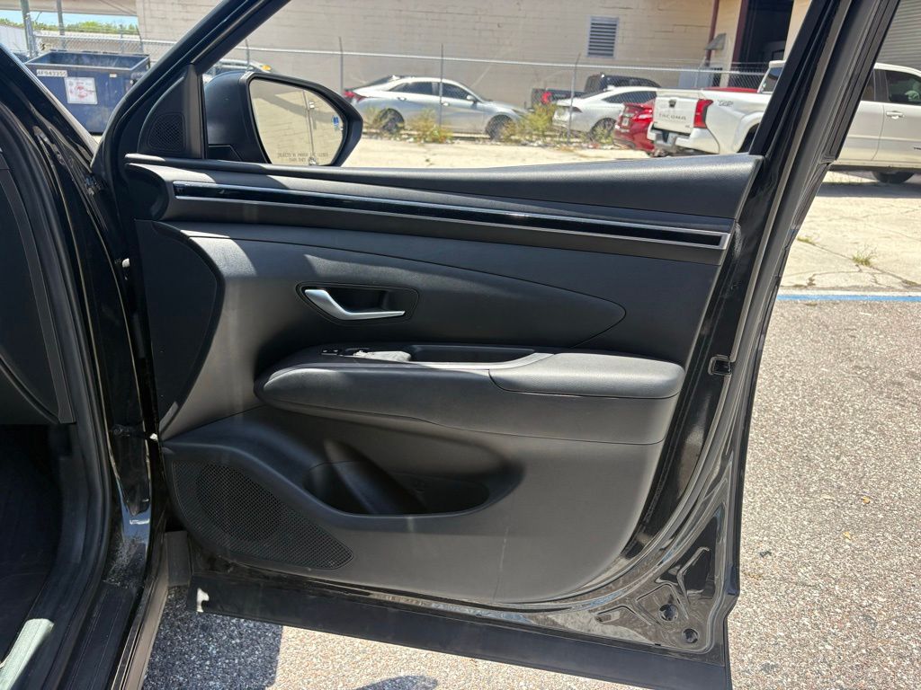 Used 2024 Black Hyundai SE image 17
