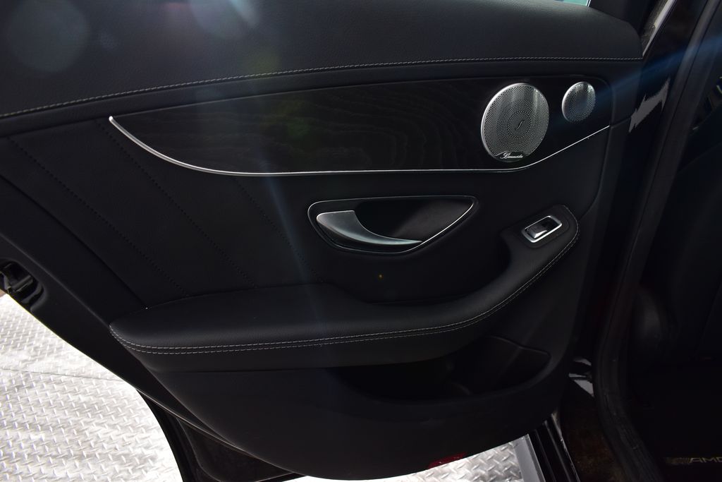 Thumbnail: 2016 Mercedes-Benz C-Class - 30