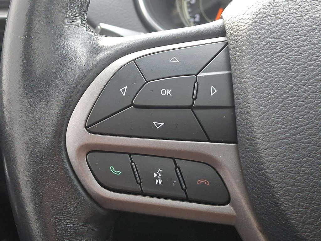 Thumbnail: 2021 Jeep Cherokee - 22