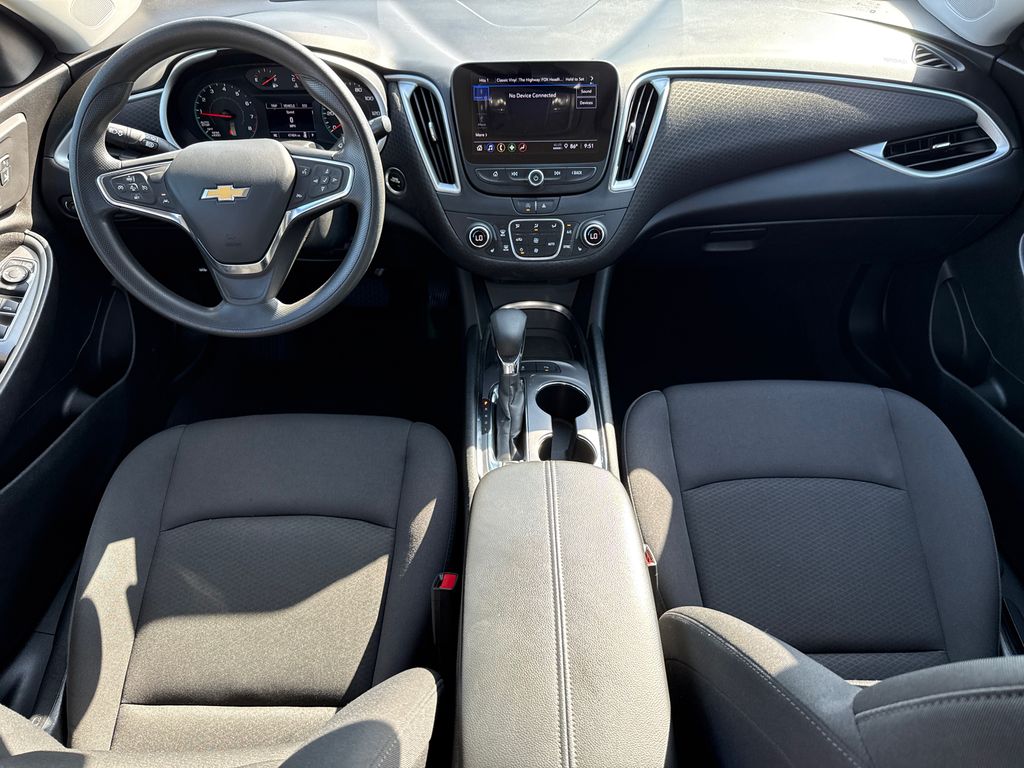 2024 Chevrolet Malibu 1LT - Photo 11