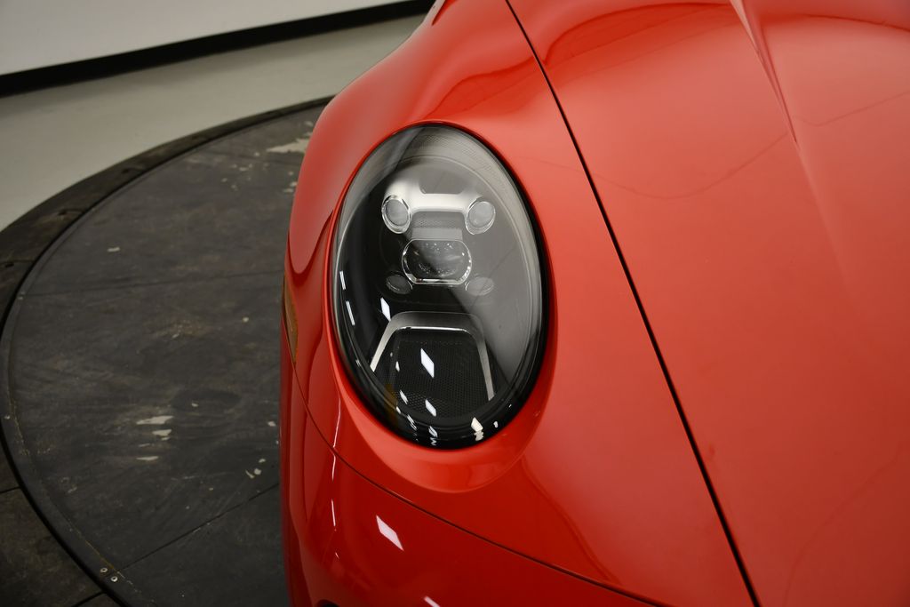 Thumbnail: 2020 Porsche 911 - 15