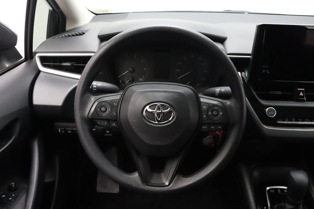 2023 Toyota Corolla LE 23